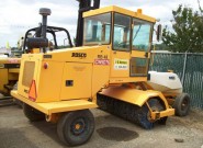 BROOM, 4-Wheel Enclosed Cab